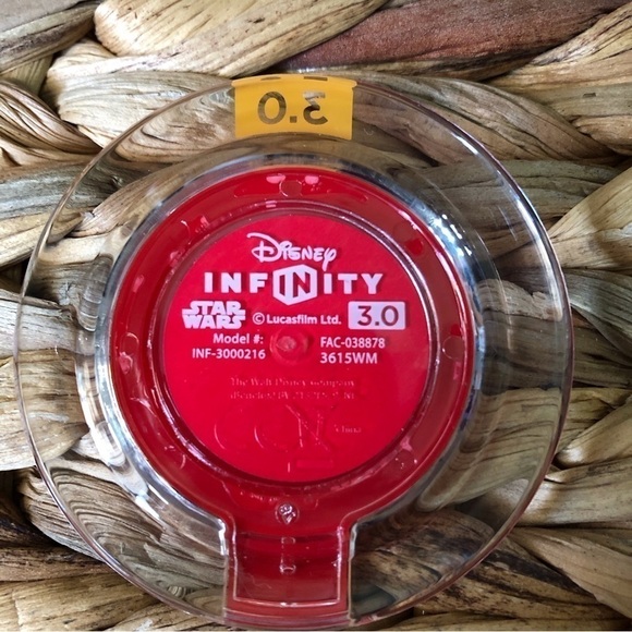 Disney Infinity: Power Discs: Finn’s Stormtrooper Costume (2015) - Picture 2 of 2